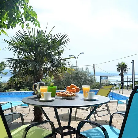 Apartments Lounger Crikvenica Exterior foto